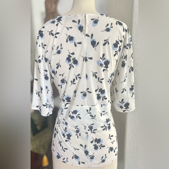 Ann Taylor Tulip Floral Print Women's Top - White, Blue & Black Size L - Picture 2 of 3